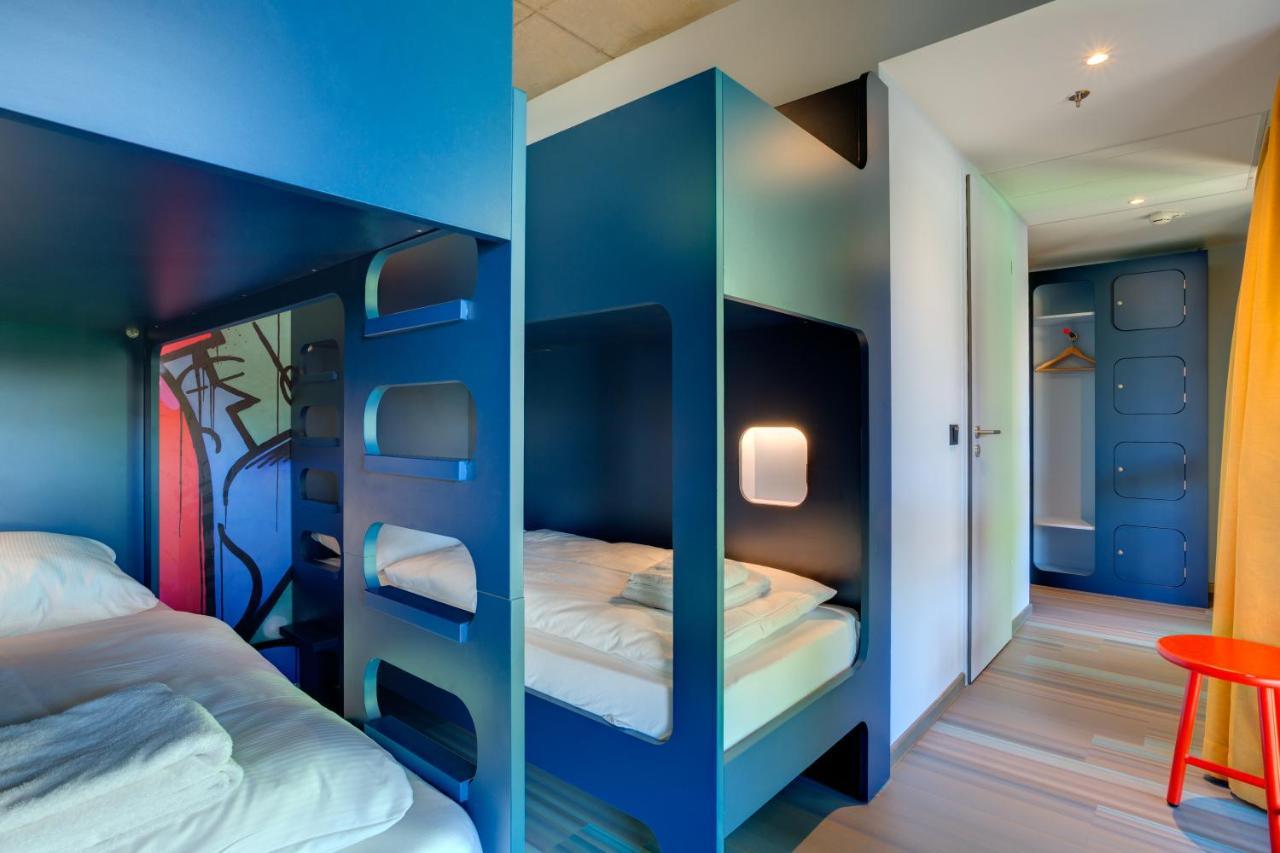 Bed 4 or 6-Bed Mixed Dormitory Room