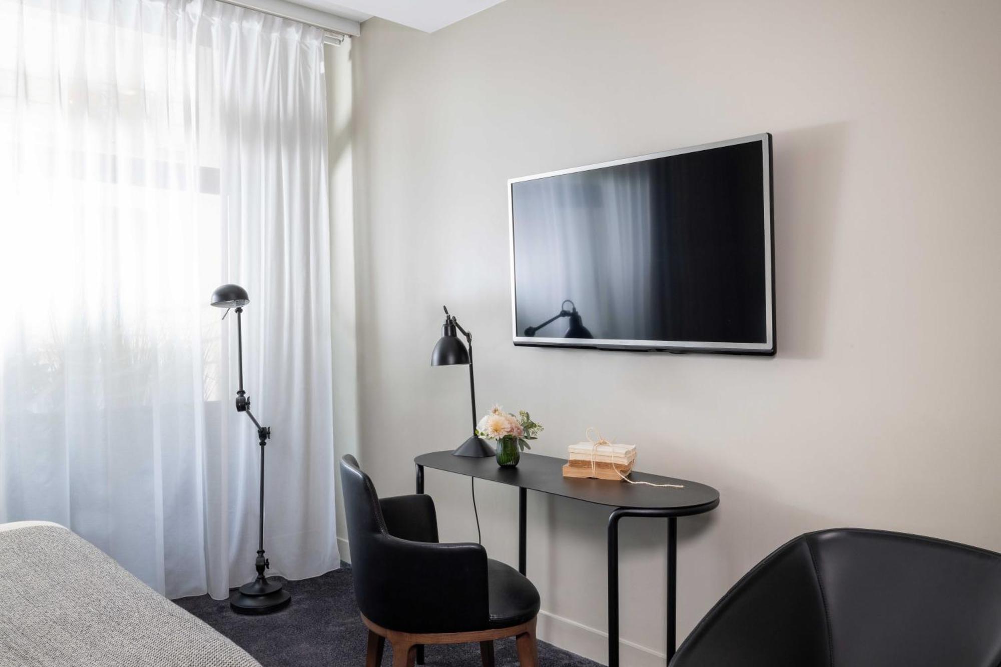 Corporate Room