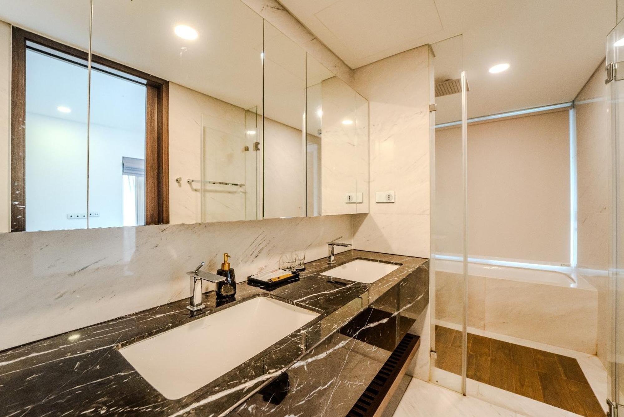 Four-Bedroom Villa Private Pool