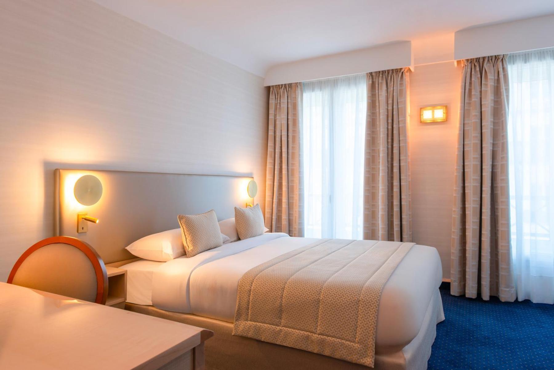 Standard Queen Room