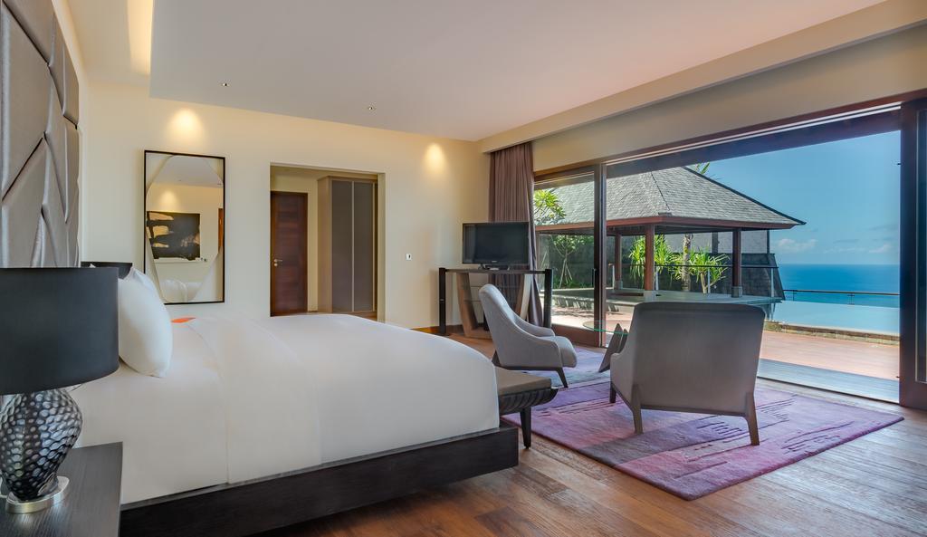 The One One-Bedroom Ocean View Villa with Benefits