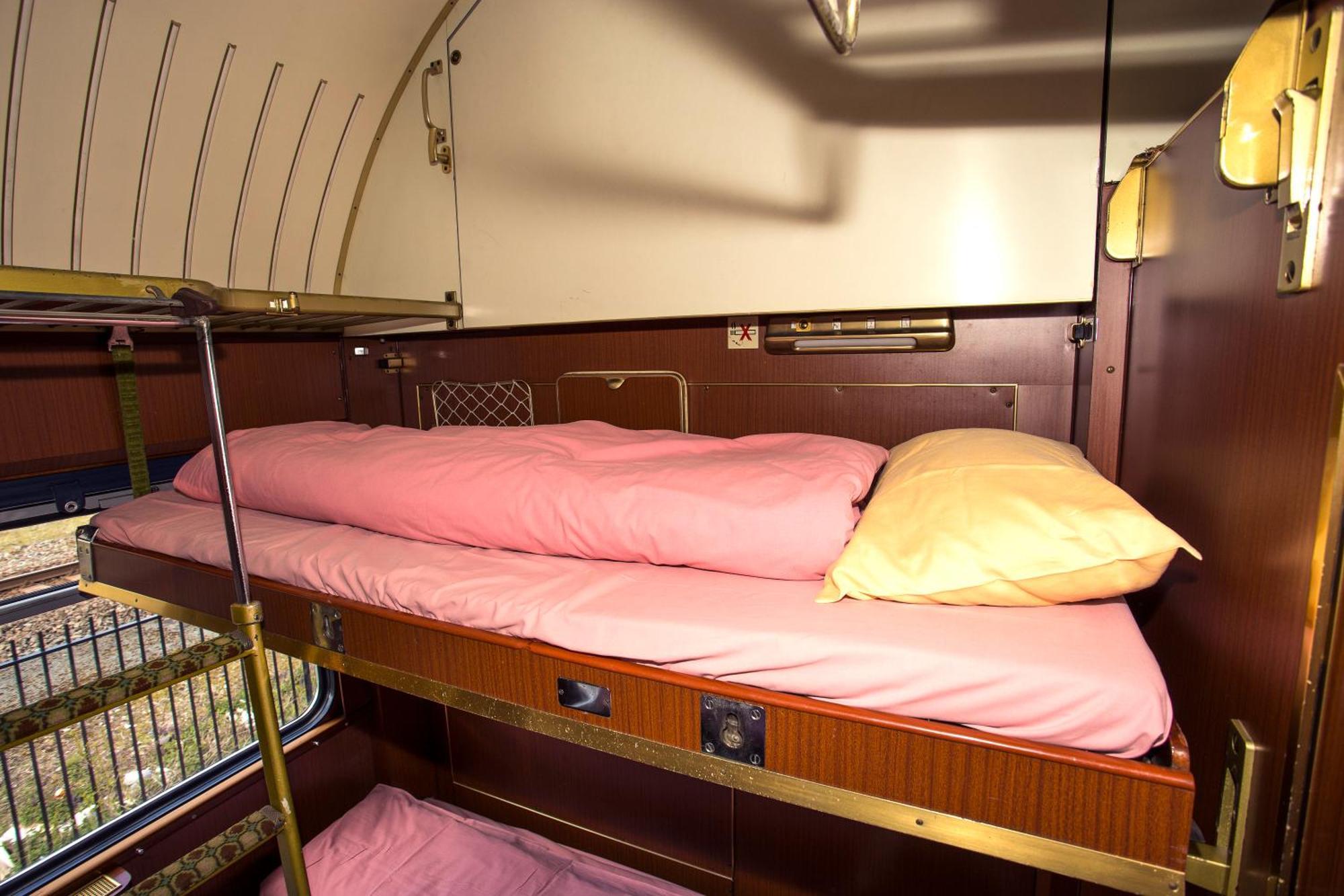 Triple Compartment