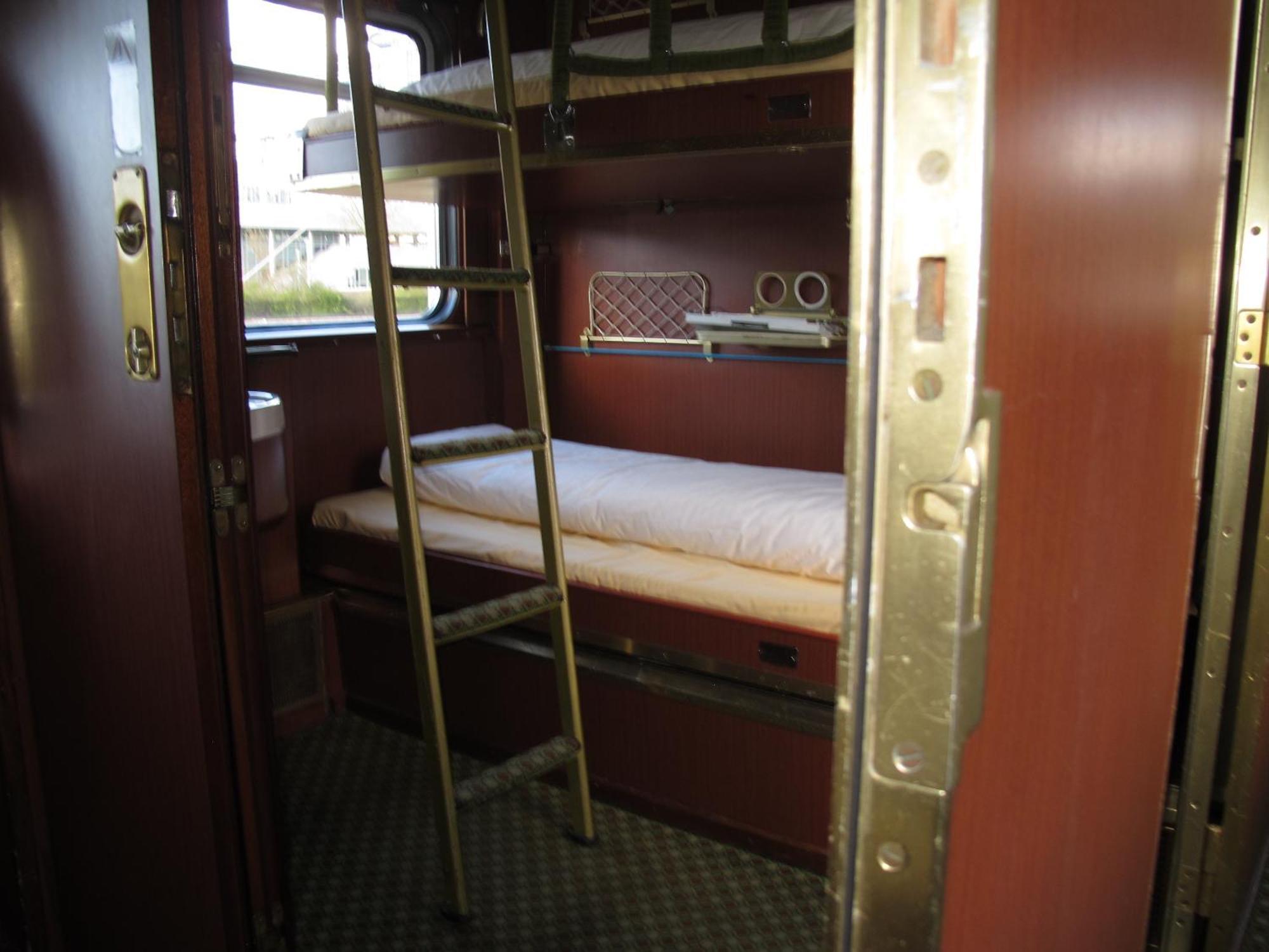 Single Bed Compartment