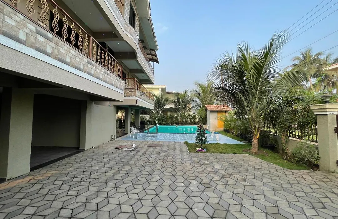 Neville'S Villa - Pet Friendly With Pool-1