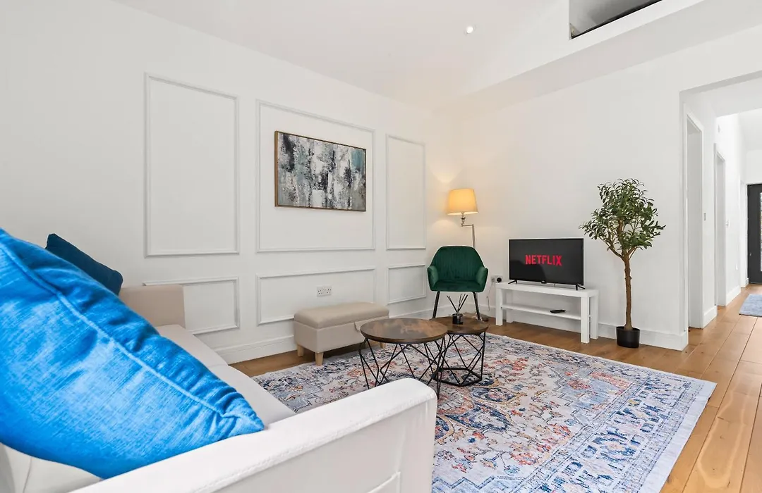 Luxury Oxford Bungalow-1