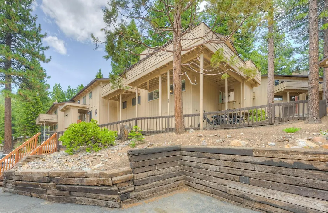 Linda'S Lakehouse-1
