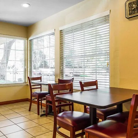 Econo Lodge Sacramento Convention Center-2