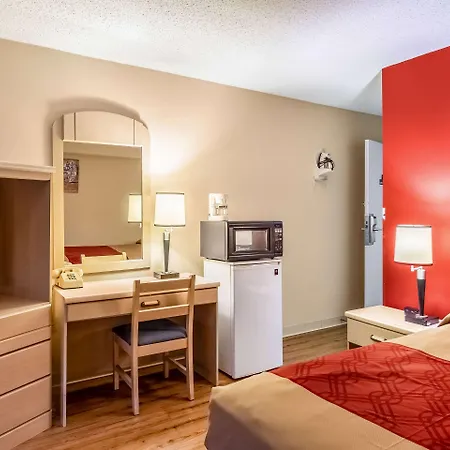 Econo Lodge East Staunton-3