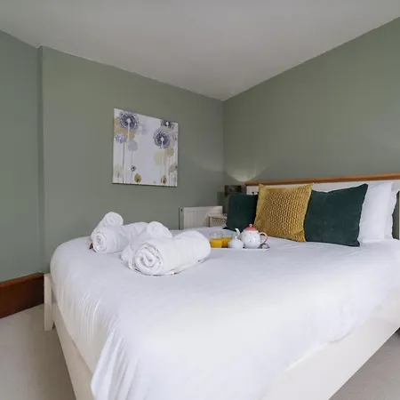 Corner Cottage-2