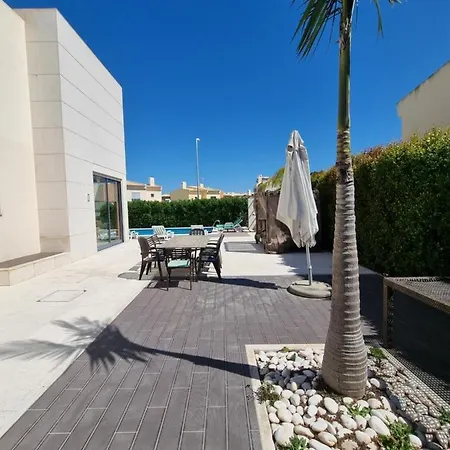 Luxury City Villa Olivia 10 - 15 Min To The Beach Oura, Private Swimming Pool-2