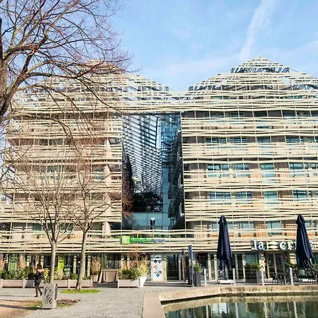 Holiday Inn Express Paris-Canal De La Villette By Ihg-2