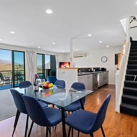 Goldfield Holiday Home-3