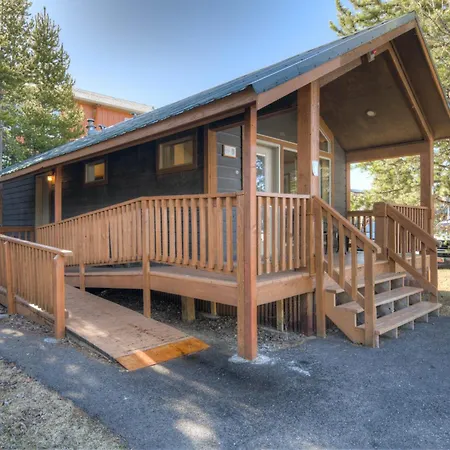 Explorer Cabins At Yellowstone-3