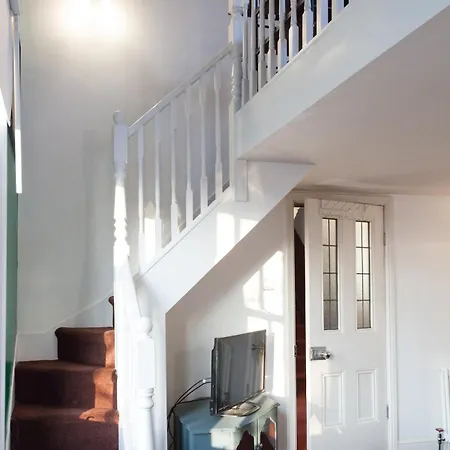 Victorian Elegance At Kingscliffe, Sleeps 16-2