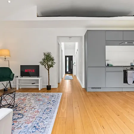 Luxury Oxford Bungalow-2