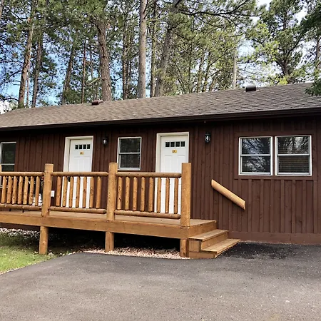 Rockerville Lodge & Cabins-3