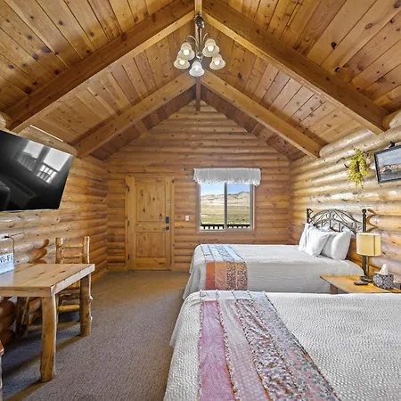 Bryce Canyon Log Cabins-2