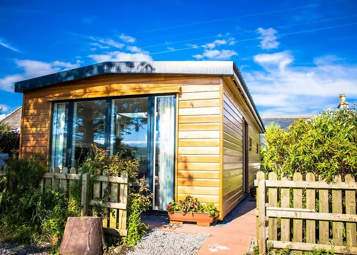 Sunset Retreat Lodge With Hot Tub