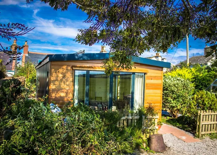 Sunset Retreat Lodge With Hot Tub