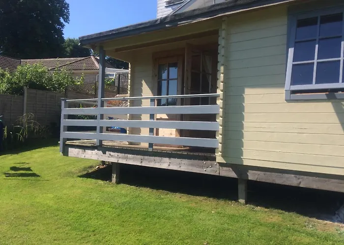 Morlais Log Cabin