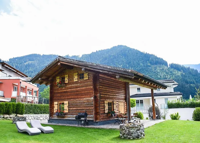 Almchalet Alpenflora