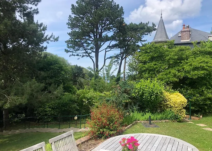 Chalet Les Falaises