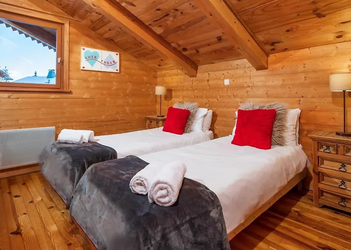 Chalet Côté Cœur, La Tania, with Outdoor Hot Tub&7 Ensuite Rooms