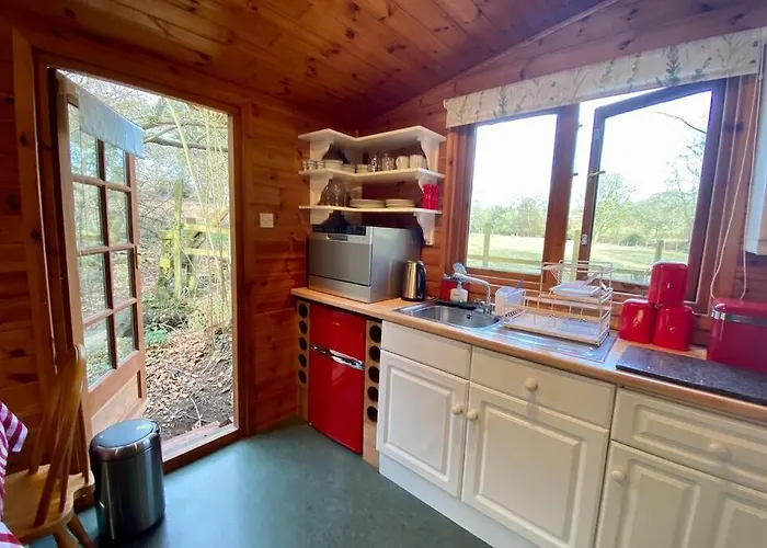 The Cabin At The Oaks