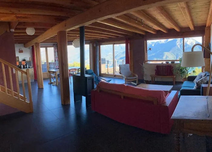 Chalet bioclimatique avec vue sur le lac de Serre Ponçon