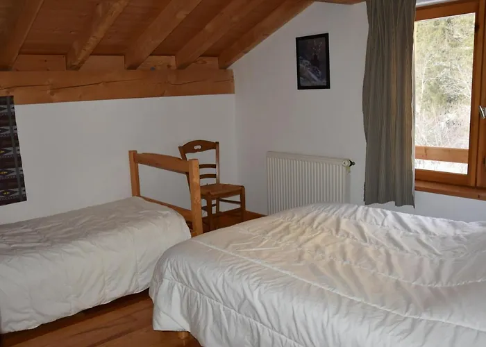Chalet Spacieux Pres De La Foret Avec Parking Prive - Fr-1-464-176
