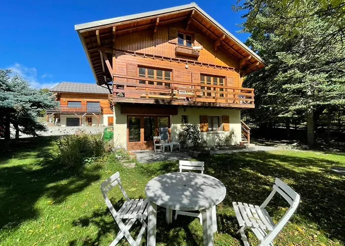 Family Cottage With Garden In Saint Chaffrey
