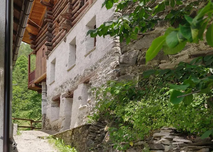Hellochalet - Chalet Da Miro: Sunny Alpine Retreat with Matterhorn Views