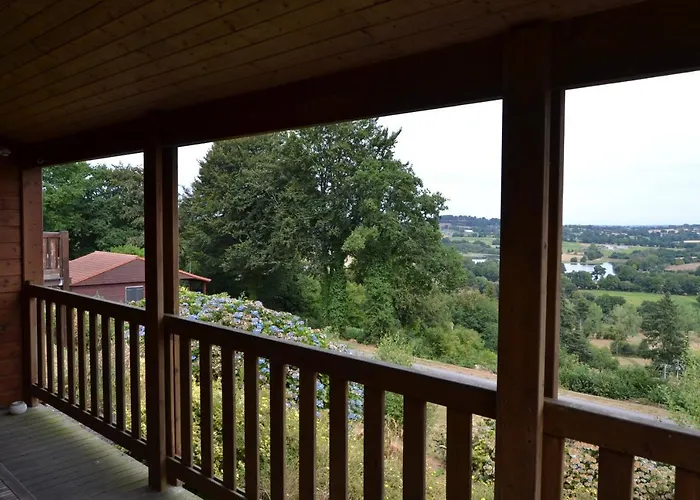 Beautiful Lake View 3 Bedroom Chalet 68