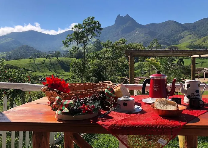 Chale Jeito De Roca Na Pedra Selada