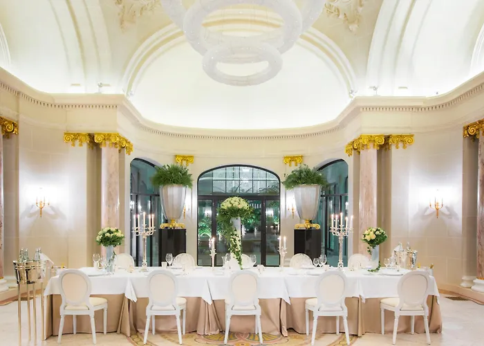 Peninsula Paris