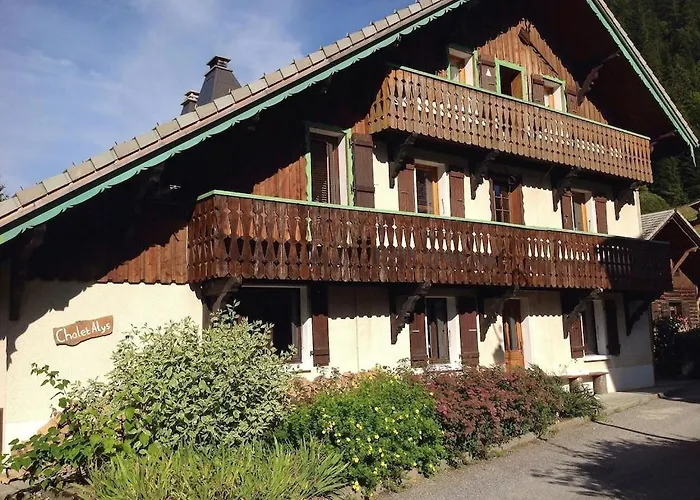 Spacious Ski Chalet In Traditional French Village, Sleeps 8, Four Star With Fibre Broadband