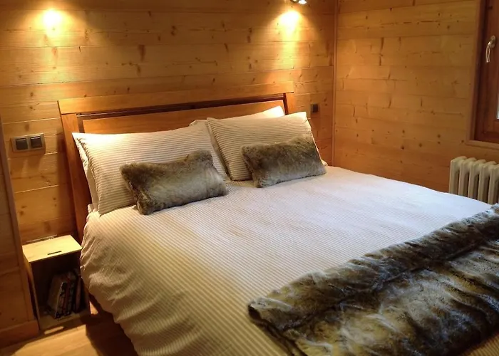 Spacious Ski Chalet In Traditional French Village, Sleeps 8, Four Star With Fibre Broadband