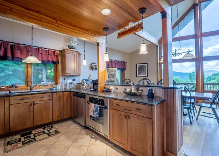 --Mountain Chalet Getaway With Breathtaking View Next To Tail Of Dragon--
