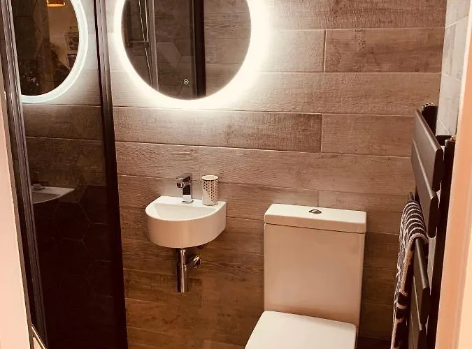 Shine Chalet - Unique & Comfortable Accommodation
