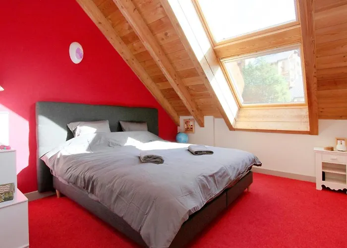 Chalet Sno Lodge