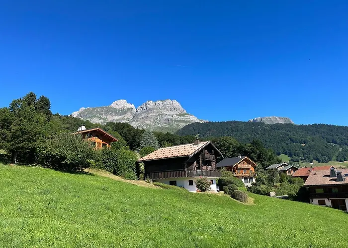 Chalet à Cordon face à la chaîne du Mont Blanc
