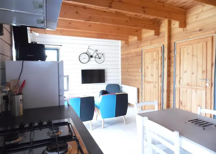 Chalet cosy climatisé avec parking et Internet