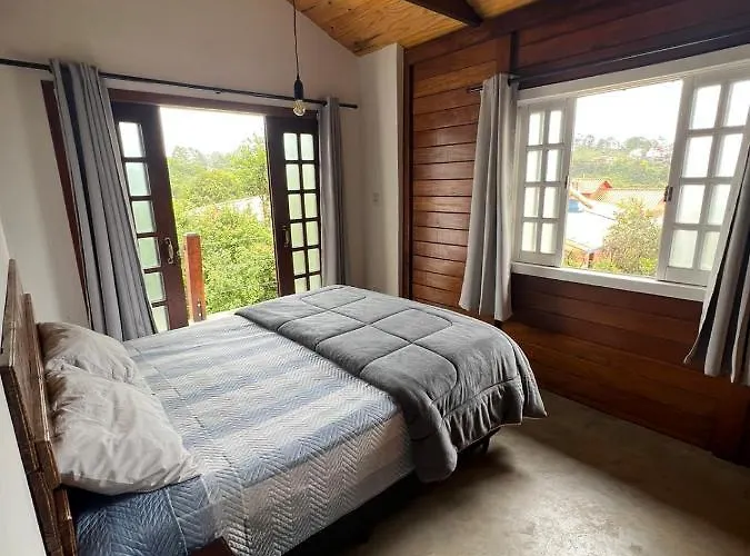Casa De Madeira Em Lavras Novas