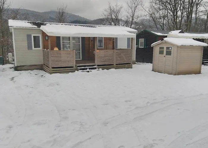 Grand Mobil Home 6 personnes climatisé avec 3 chambres et 2 salles de bains à Munster en Alsace