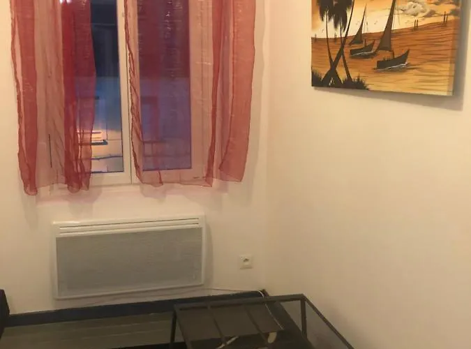 Petit appartement centre ville Granville