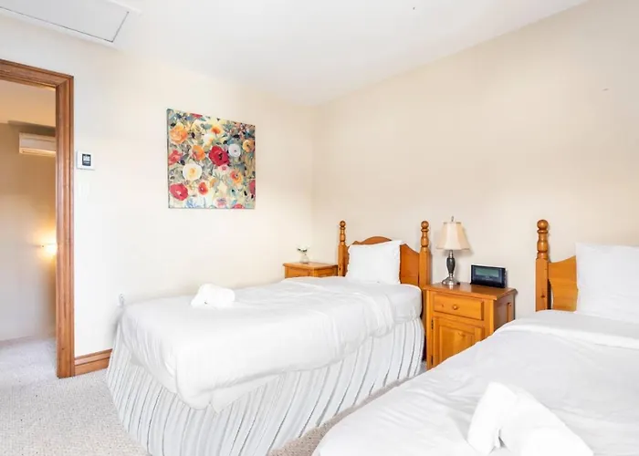 Serenity Peaks Lodge By Instantsuites-Labete Golf