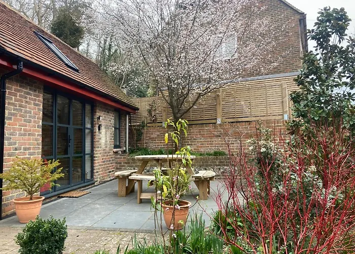 Tiny Cottage With Terrace & Parking, Central Lewes