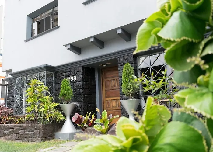Centric Big Old House, Roomy, Petfriendly And Renovated
