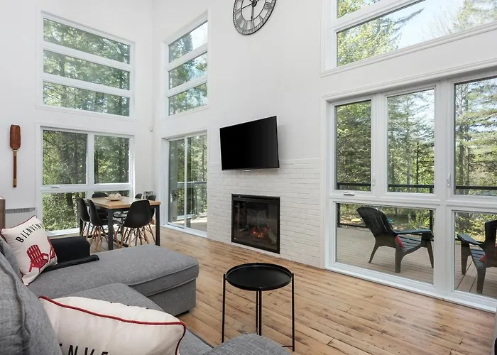 Chalet Natuer Lakefront - Hot Tub - Fireplace - Ski - Waterfront - Private Big Land - Pedal Boat