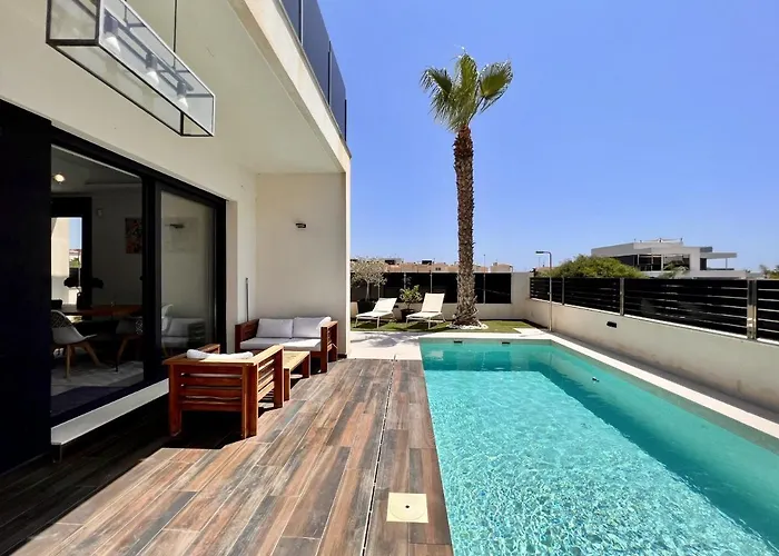 Cape Villa In Cabo De Roig By Perfectly Rentals